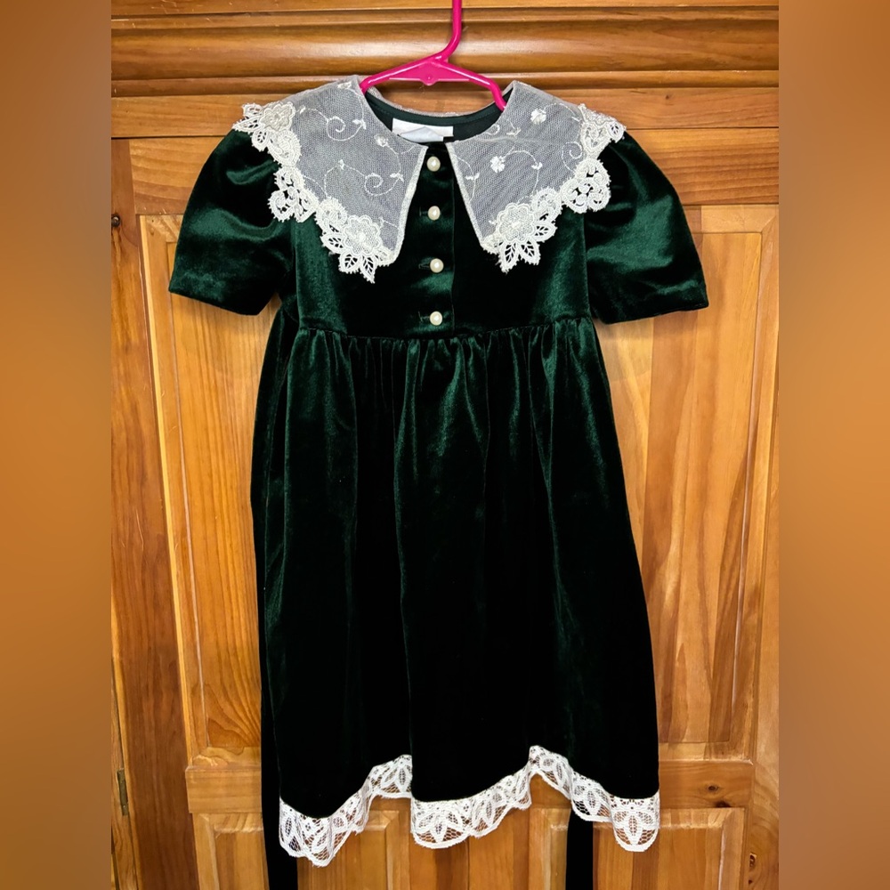 Vintage Bonnie Jean green velvet dress with a white lace collar and lace trim